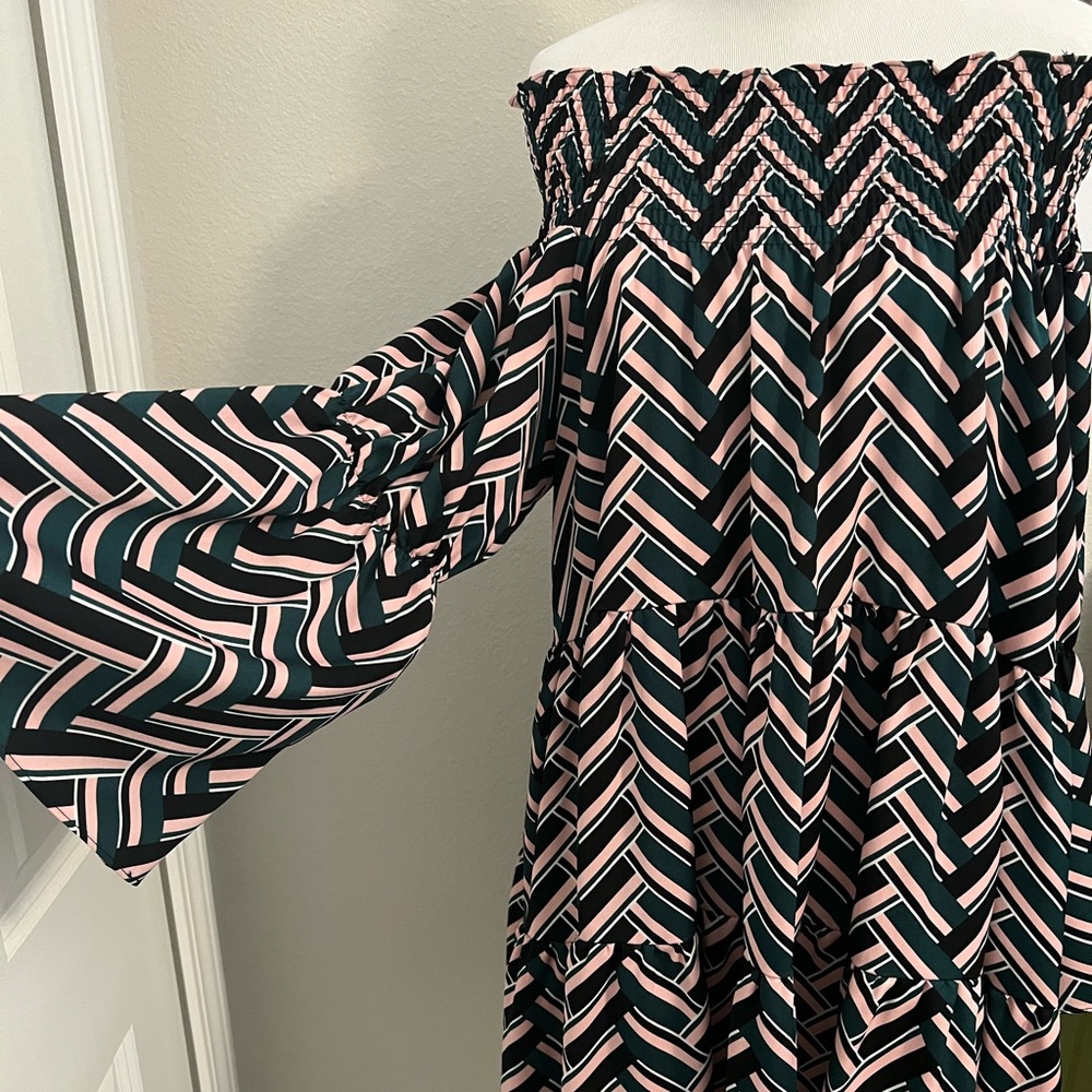 🩷💚🤍🖤Off shoulder ruffled A line mini with bell sleeves